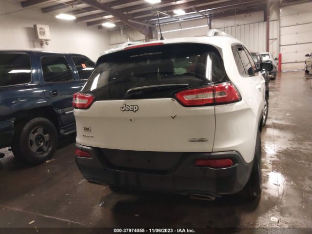 1C4PJMCS8GW119311 Jeep Cherokee Latitude