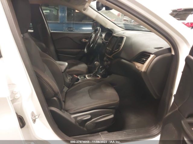 1C4PJMCS8GW119311 Jeep Cherokee Latitude
