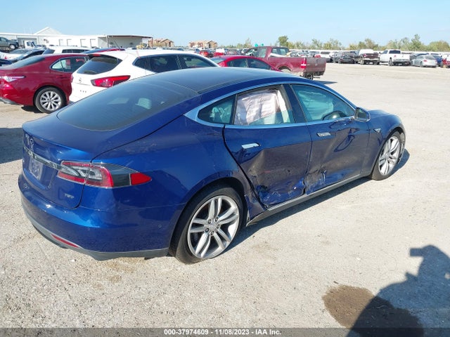 Tesla MODEL S 2015 5YJSA1S21FF094670 Image 4