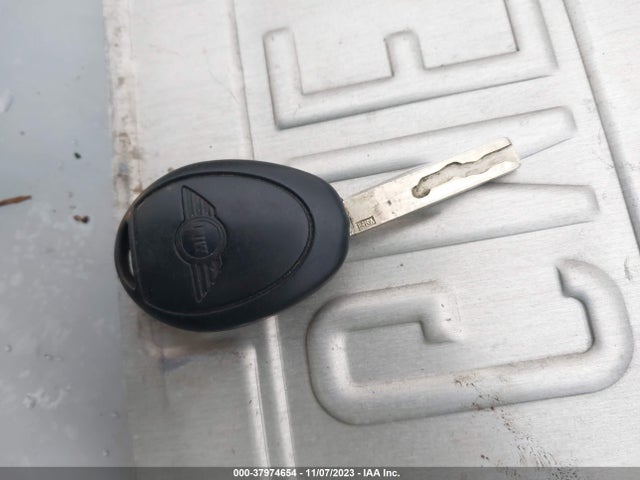 2003 MINI COOPER HARDTOP WMWRC33473TC43404 Photo 10