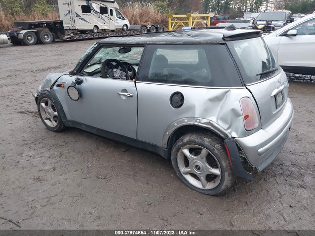 2003 MINI COOPER HARDTOP WMWRC33473TC43404 Photo 2