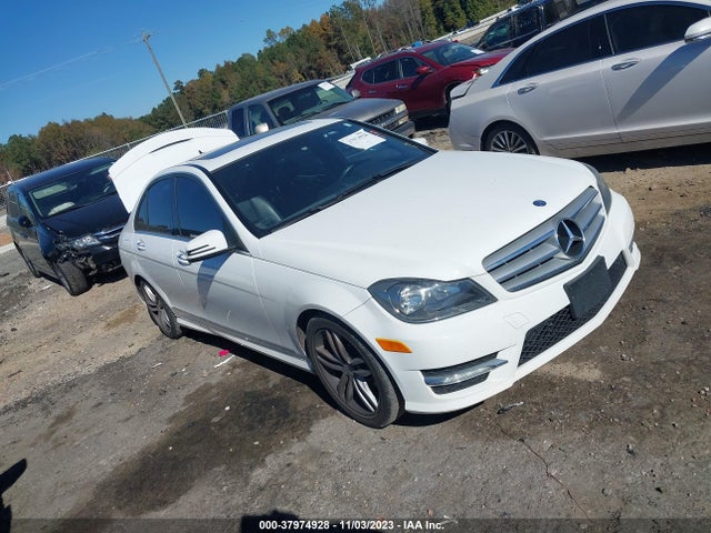 2013 MERCEDES-BENZ C 250 SPORT/LUXURY VIN: WDDGF4HB4DR274979