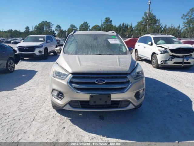 1FMCU0JD7HUE21250 Ford Escape Titanium