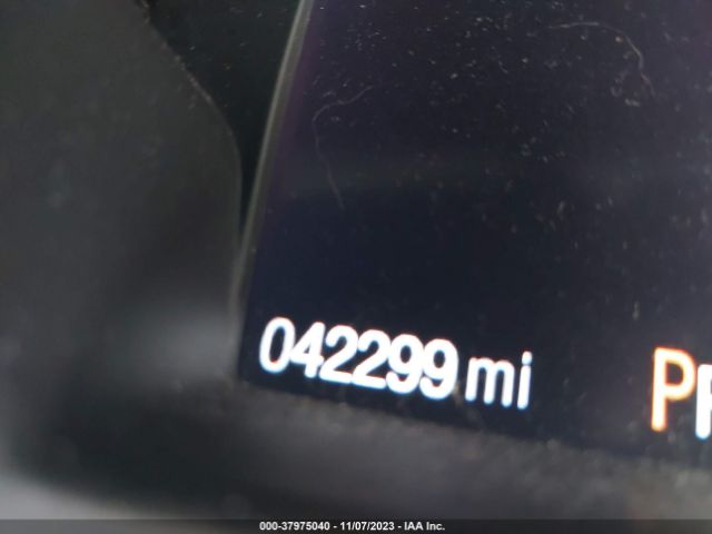 1FMCU0JD7HUE21250 Ford Escape Titanium