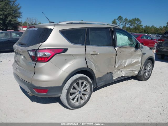 1FMCU0JD7HUE21250 Ford Escape Titanium