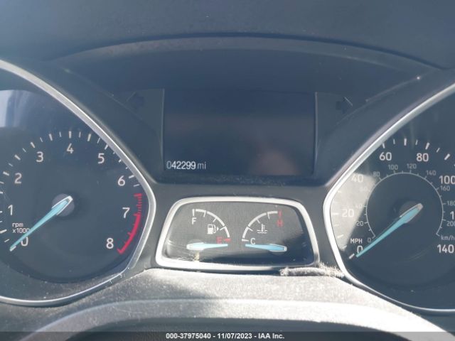 1FMCU0JD7HUE21250 Ford Escape Titanium