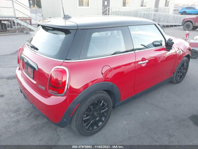 WMWXP5C54K2H97861 Mini Hardtop 2 Door Cooper