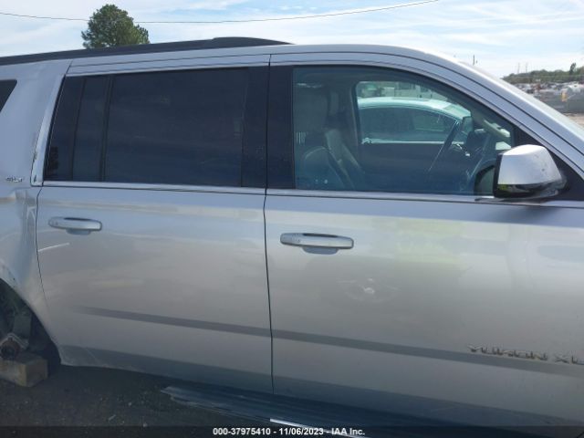 1GKS1GKC3KR284975 GMC Yukon Xl Slt