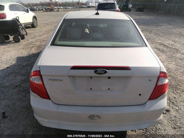 2011 FORD FUSION S VIN: 3FAHP0GA3BR219279