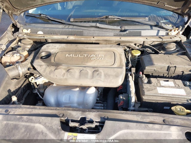 Chrysler 200 Limited 2015 1C3CCCAB9FN760935 Image 10
