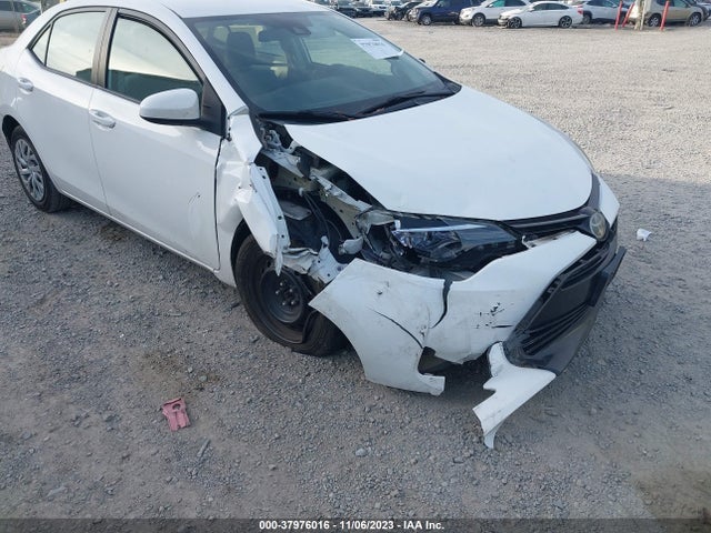 2018 TOYOTA COROLLA LE VIN: 2T1BURHEXJC011239