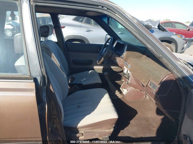 1986 SUBARU DL 4WD VIN: JF2AN52B7GD413216