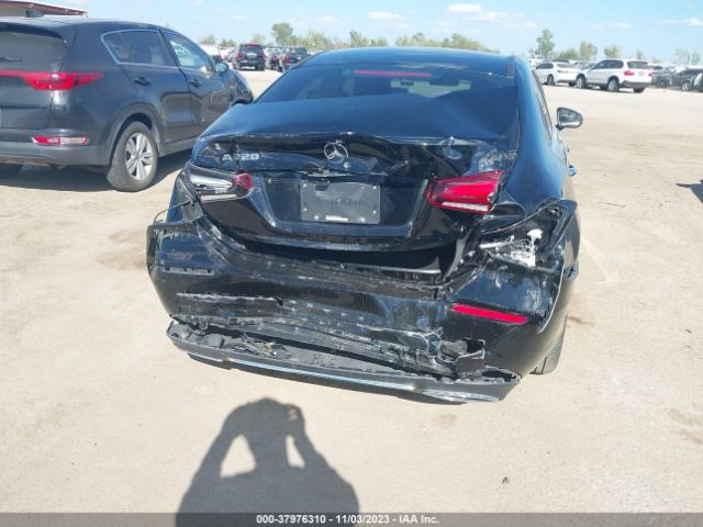 WDD3G4EB6KW028627 Mercedes-Benz A 220