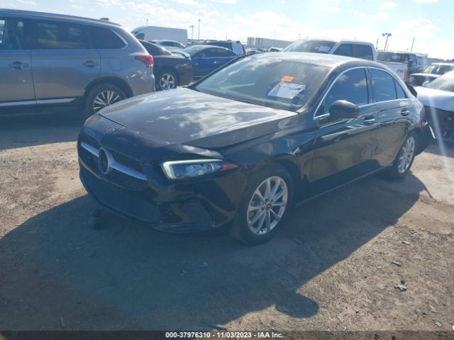 WDD3G4EB6KW028627 Mercedes-Benz A 220