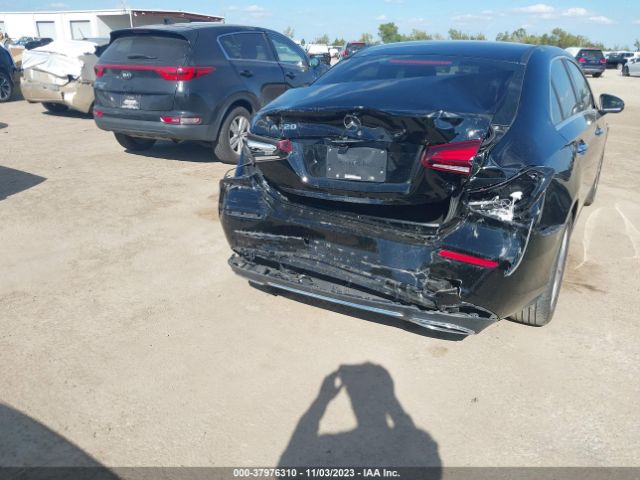 WDD3G4EB6KW028627 Mercedes-Benz A 220