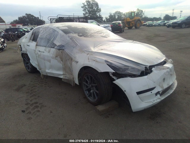 Tesla Model 3 Long Range Dual Motor 2021 5YJ3E1EB8MF938088 Image 1