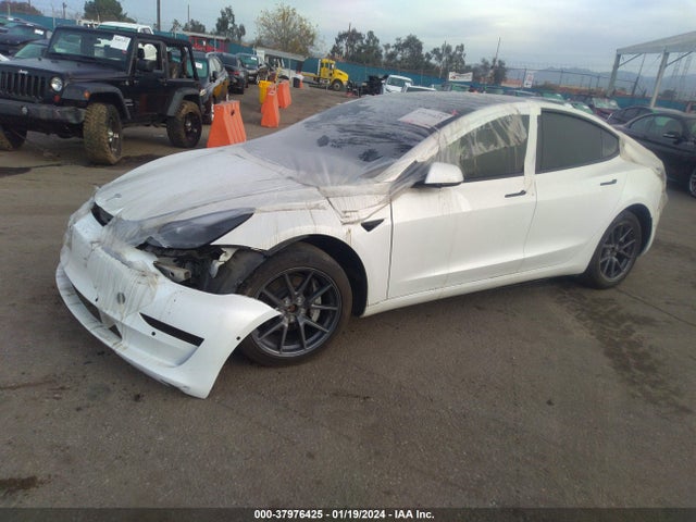 Tesla Model 3 Long Range Dual Motor 2021 5YJ3E1EB8MF938088 Image 2