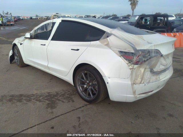 Tesla Model 3 Long Range Dual Motor 2021 5YJ3E1EB8MF938088 Image 3