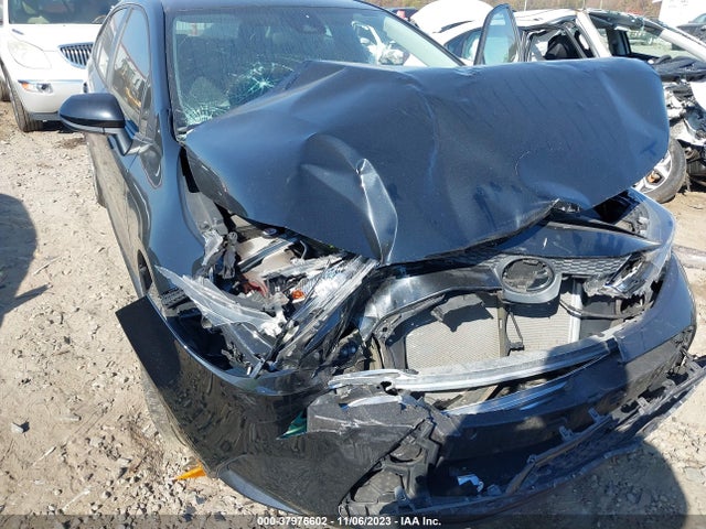2020 TOYOTA COROLLA LE VIN: 5YFEPRAE1LP063358