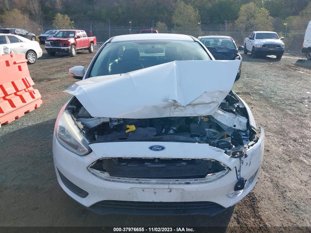 Ford FOCUS SE 2015 1FADP3F23FL307912 Image 6