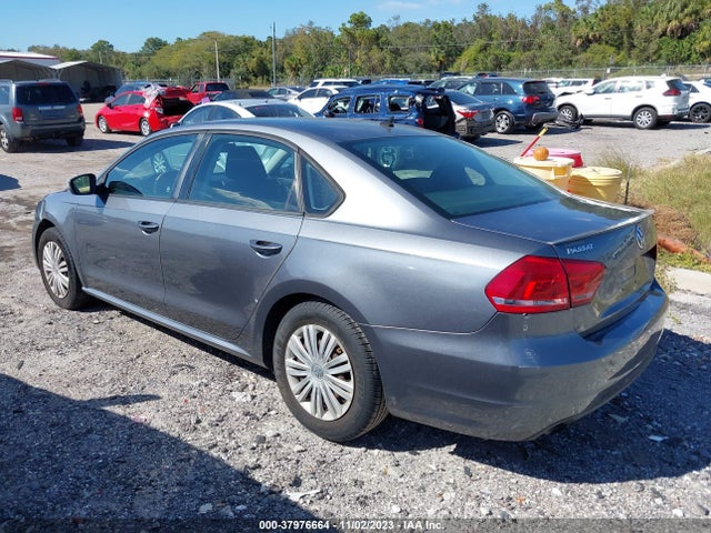 1VWAS7A35EC023972 Volkswagen Passat 1.8t S
