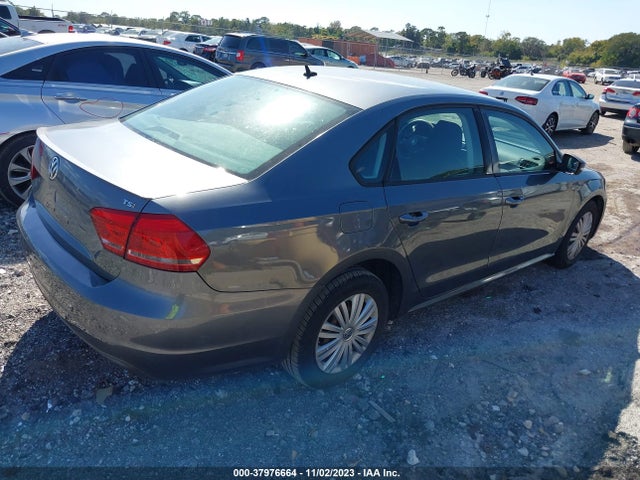 1VWAS7A35EC023972 Volkswagen Passat 1.8t S