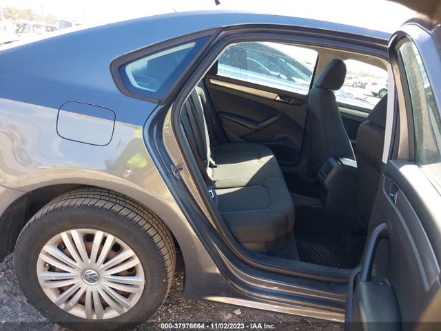1VWAS7A35EC023972 Volkswagen Passat 1.8t S