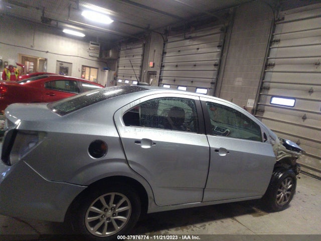 Chevrolet Sonic Lt Auto 2017 1G1JD5SG8H4109464 Image 13
