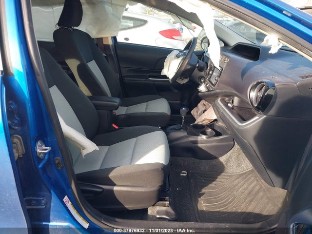 Toyota Prius C Two 2016 JTDKDTB38G1135821 Image 5