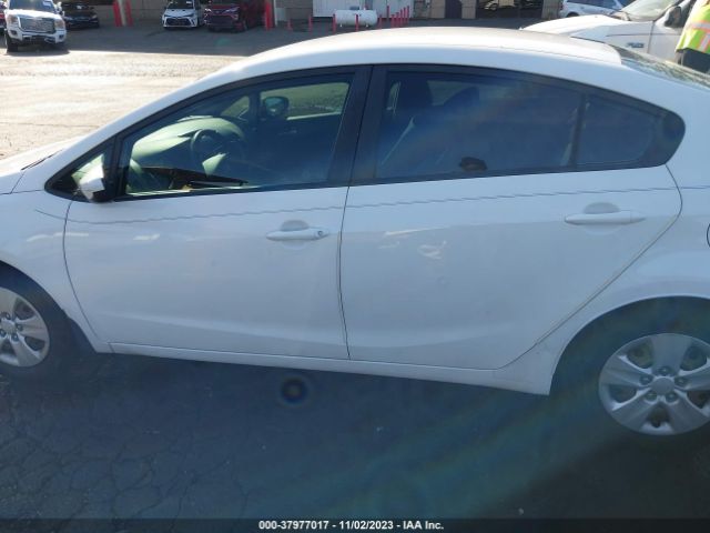 3KPFK4A76JE202406 KIA FORTE LX