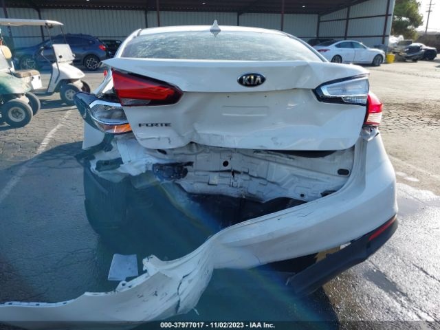 3KPFK4A76JE202406 KIA FORTE LX