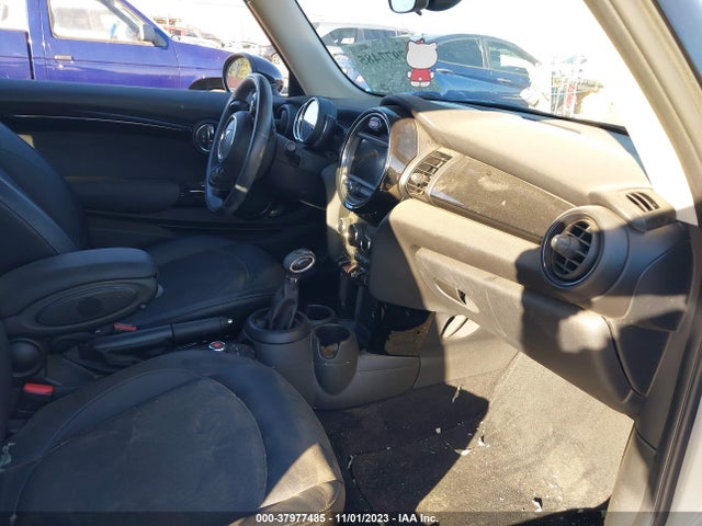 2019 MINI HARDTOP WMWXP5C54K2H29754 Photo 4