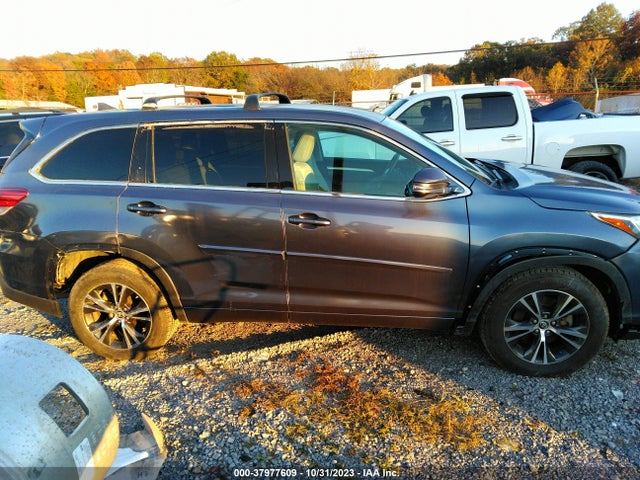 Toyota Highlander Le Plus 2018 5TDZZRFH6JS250405 Image 14