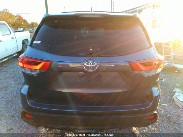 Toyota Highlander Le Plus 2018 5TDZZRFH6JS250405 Image 17