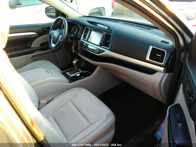 Toyota Highlander Le Plus 2018 5TDZZRFH6JS250405 Image 5