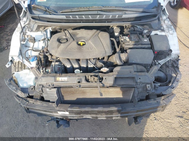 2015 HYUNDAI ELANTRA SE VIN: 5NPDH4AE1FH588689
