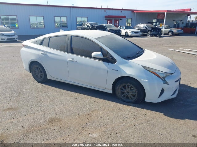 Toyota Prius Three 2018 JTDKARFUXJ3057391 Image 1