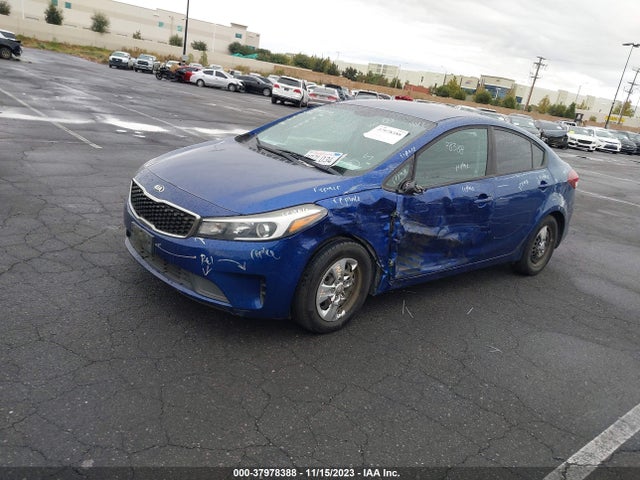 KIA FORTE LX 2017 3KPFK4A77HE047519 Image 2
