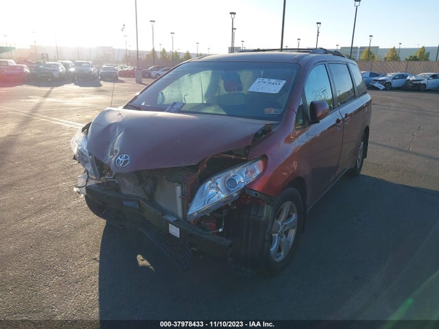 2013 TOYOTA SIENNA LE V6 8 PASSENGER VIN: 5TDKK3DC9DS284398