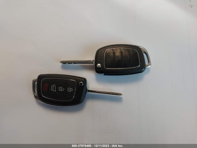 2016 HYUNDAI SONATA SE VIN: 5NPE24AF9GH289533