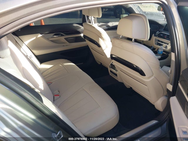 BMW 740I 2022 WBA7T2C02NCJ60235 Image 8