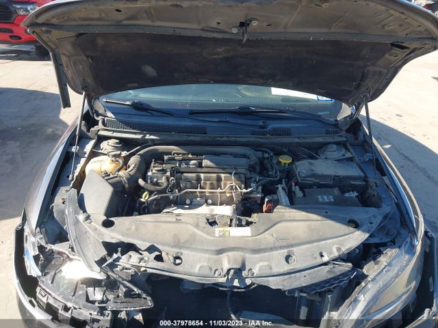 Chrysler 200 LX 2015 1C3CCCFB0FN643673 Image 10
