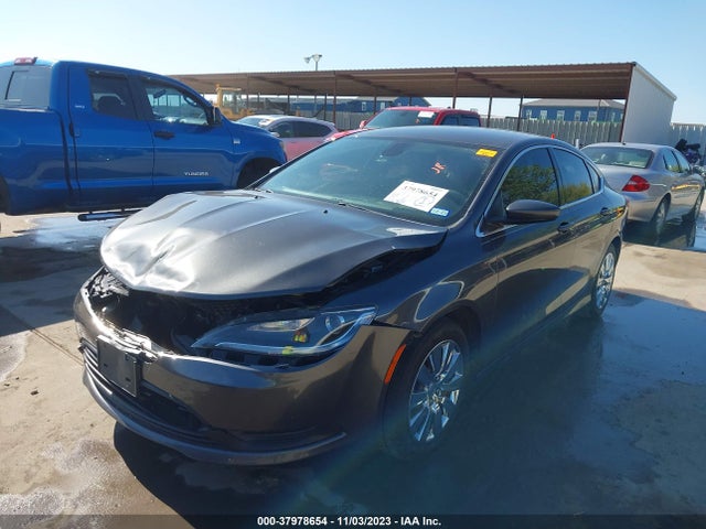 Chrysler 200 LX 2015 1C3CCCFB0FN643673 Image 2
