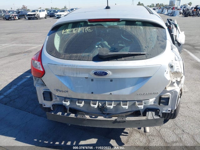 2014 FORD FOCUS TITANIUM VIN: 1FADP3N22EL118667