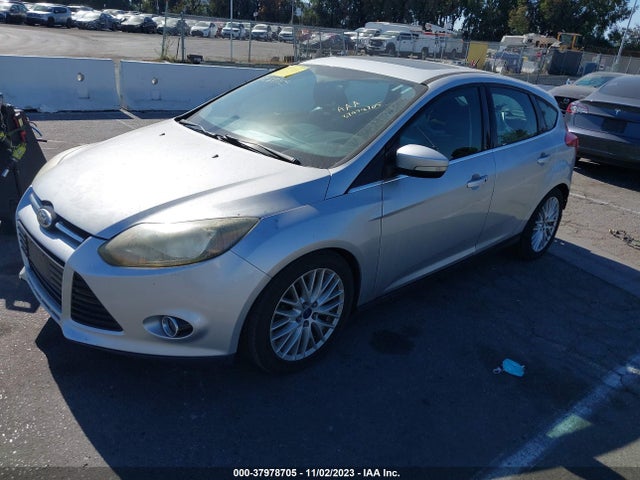 2014 FORD FOCUS TITANIUM VIN: 1FADP3N22EL118667