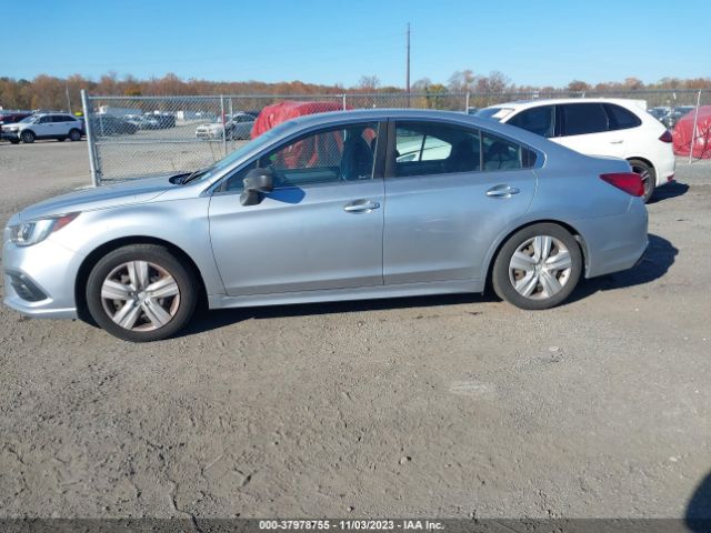 4S3BNAA60J3044972 Subaru Legacy 2.5i