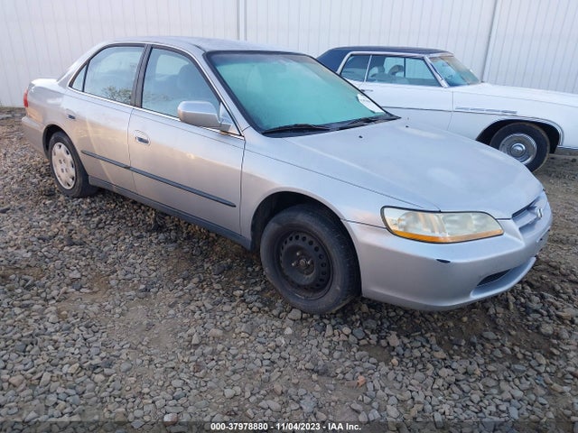 1999 HONDA ACCORD SDN LX VIN: 1HGCG5645XA084418
