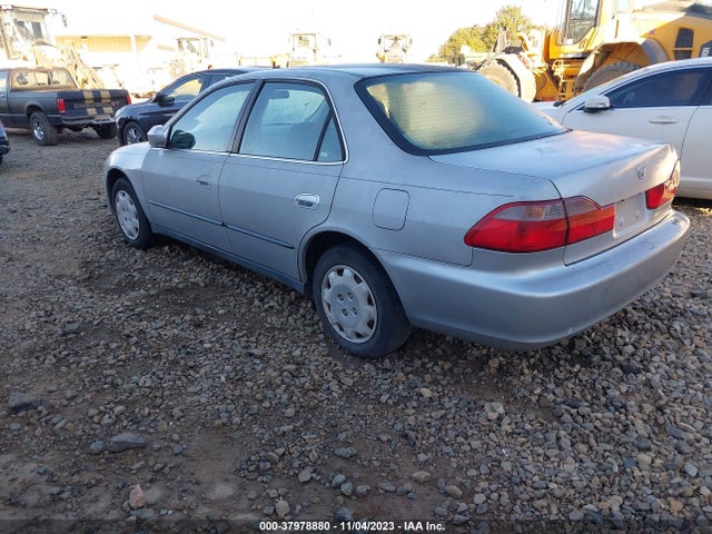1999 HONDA ACCORD SDN LX VIN: 1HGCG5645XA084418