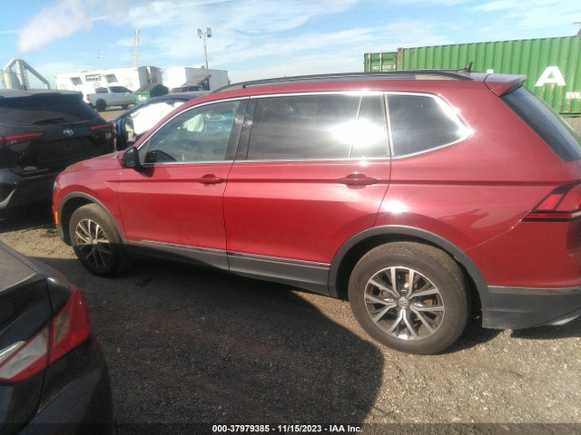 3VV2B7AX0LM095265 Volkswagen Tiguan Se/sel/se R-line Black