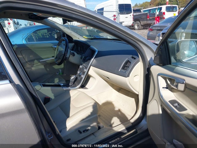 2015 VOLVO XC60 T6 VIN: YV4902RK3F2676962